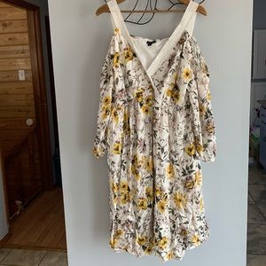 Torrid Yellow Florals Summer Dress size 1